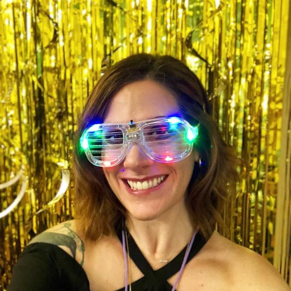 Meet your Posher, Alyson - Picture 2 of 2